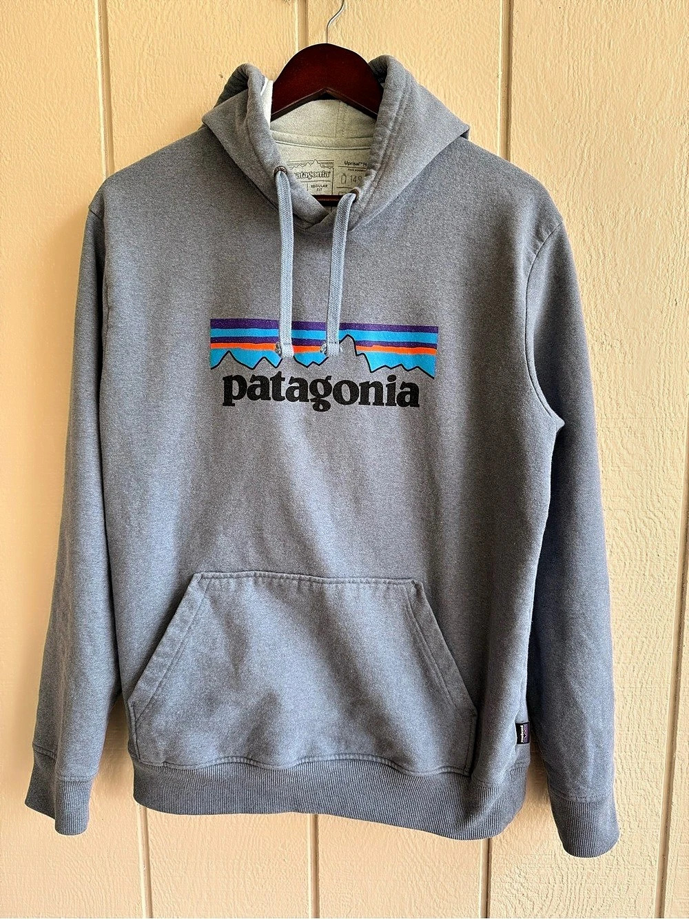 Patagonia Men’s P-6 Logo Uprisal Hoodie Gray Size M Style 39539 SP20